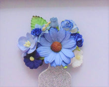 Load image into Gallery viewer, New Baby Feet - Letterbox Flower Cards
